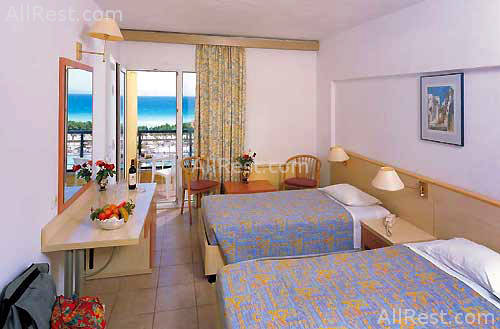 Doreta Beach Hotel 10